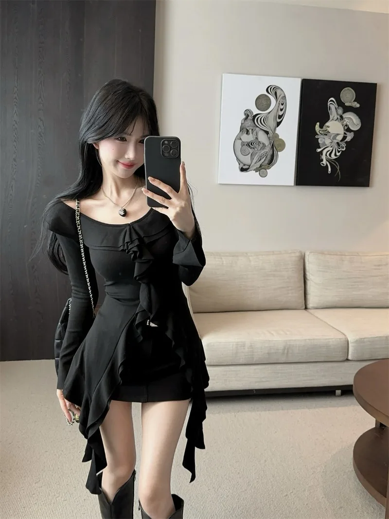 Sweet Hot Girl Suit Women's Autumn/Winter Slash Neck Ruffle Split Flare Sleeve Top Short Skirt Two-piece Set Female Clothes
Sweet Hot Girl Suit Women's Autumn/Winter Slash Neck Ruffle Split Flare Sleeve Top Short Skirt Two-piece Set Female Clothes