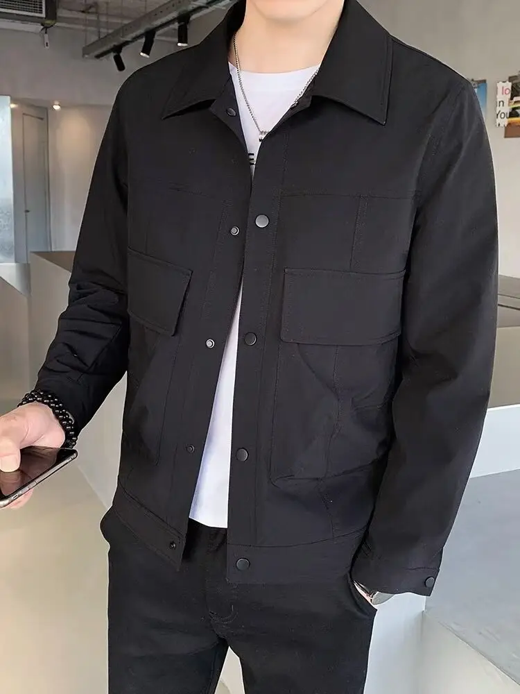 Мужская повседневная куртка Slim Fit с воротником, модная, дышащая, из хлопка, с длинными рукавами, осенняя верхняя одежда для молодежи, новинка от популярного бренда
Мужская повседневная куртка Slim Fit с воротником, модная, дышащая, из хлопка, с длинными рукавами, осенняя верхняя одежда для молодежи, новинка от популярного бренда