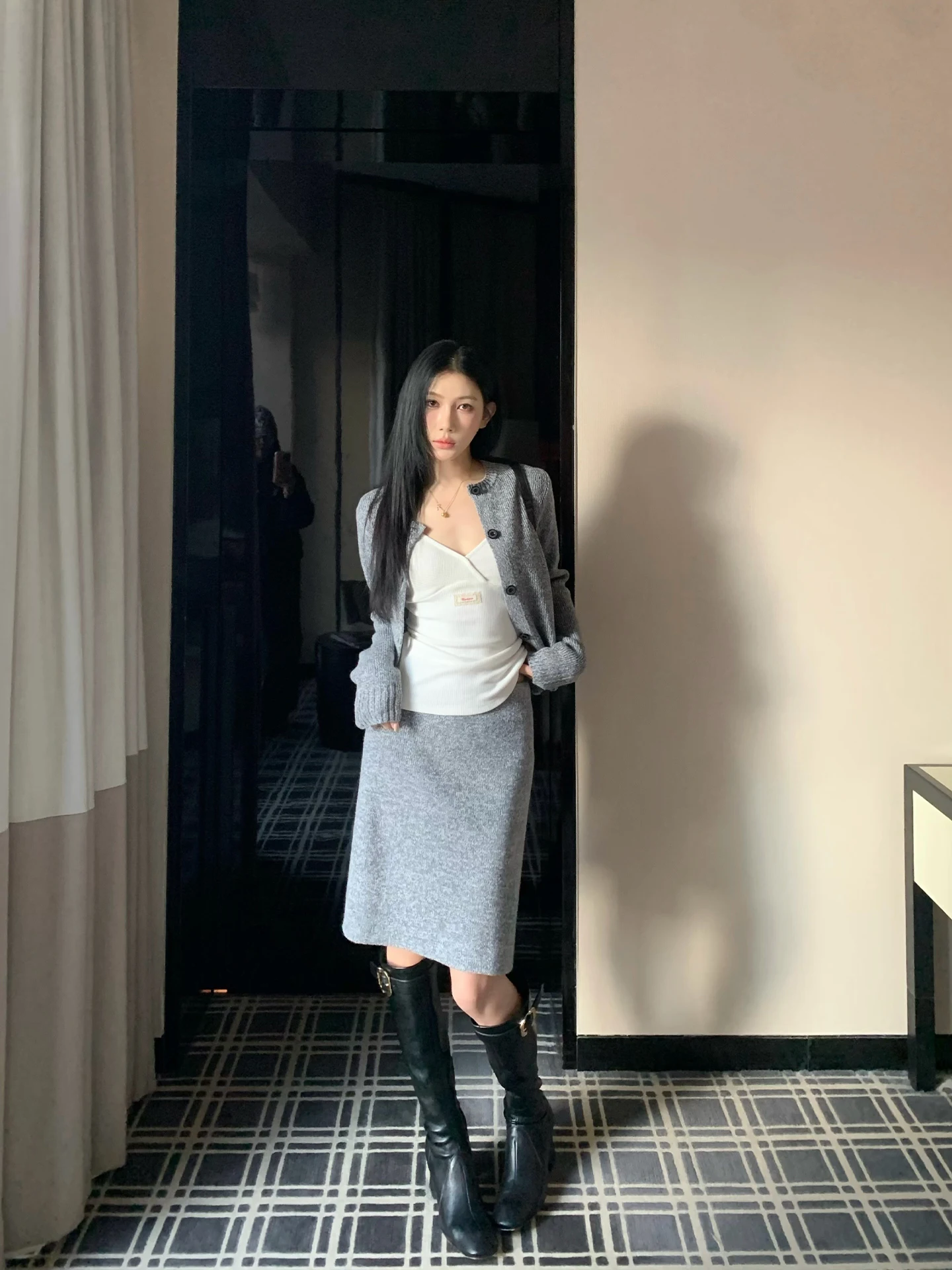 Women's Knitted Woolen Set Early Spring Korean Style Half Skirt Knitted Open Cardigan Floral Pattern High Waist Warm Long Sleeve
Women's Knitted Woolen Set Early Spring Korean Style Half Skirt Knitted Open Cardigan Floral Pattern High Waist Warm Long Sleeve