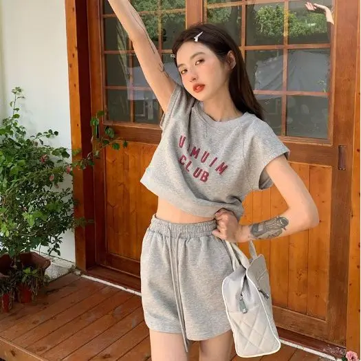 Summer New Letter Printing Casual Sports Set Short Sleeve T-shirt Crop Top + Drawstring Shorts 2 Pcs Women Y2k Suits Pajama Set
Summer New Letter Printing Casual Sports Set Short Sleeve T-shirt Crop Top + Drawstring Shorts 2 Pcs Women Y2k Suits Pajama Set
