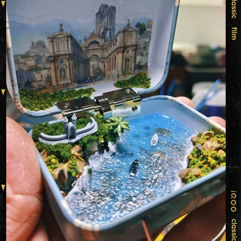 Finished Hand-carved Ocean Tin – Sculpted Seaside Diorama with Lighthouse & Sailboat, Aesthetic Coastal Desk Decor Gift
Finished Hand-carved Ocean Tin – Sculpted Seaside Diorama with Lighthouse & Sailboat, Aesthetic Coastal Desk Decor Gift