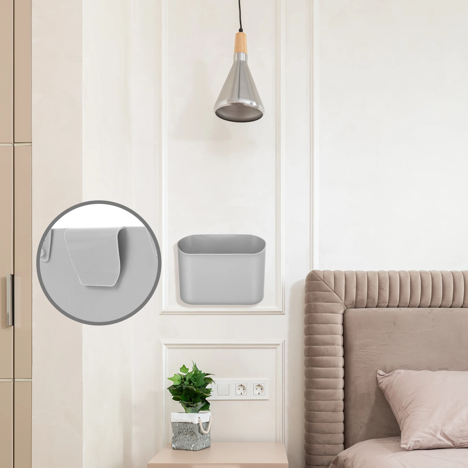 1Pcs Car Garbage Can Rear Hanging Trash Bin Multipurpose Storage Box Portable Rubbish Container for Car Interior Organization 
1Pcs Car Garbage Can Rear Hanging Trash Bin Multipurpose Storage Box Portable Rubbish Container for Car Interior Organization