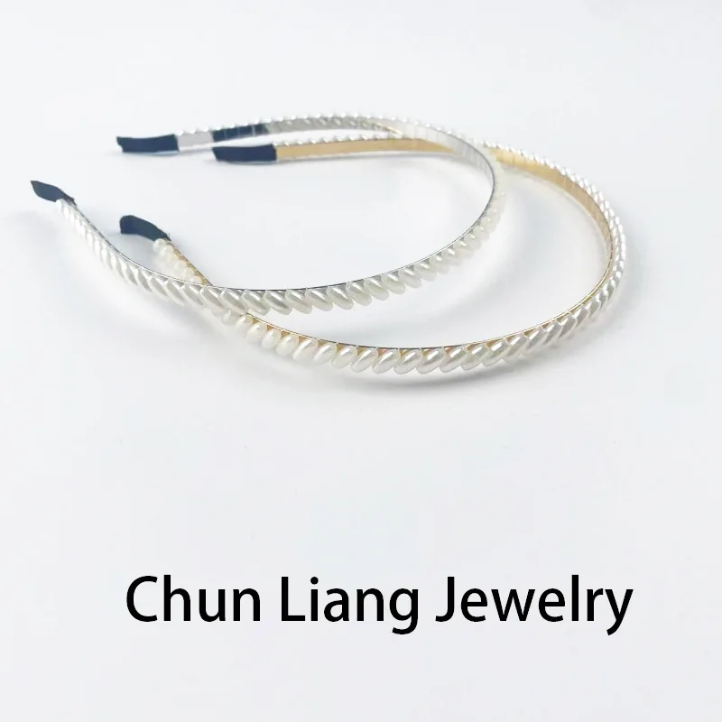 French retro pearl headband 2025 new thin edge oval pearl headband high sense versatile going out headgear women
French retro pearl headband 2025 new thin edge oval pearl headband high sense versatile going out headgear women