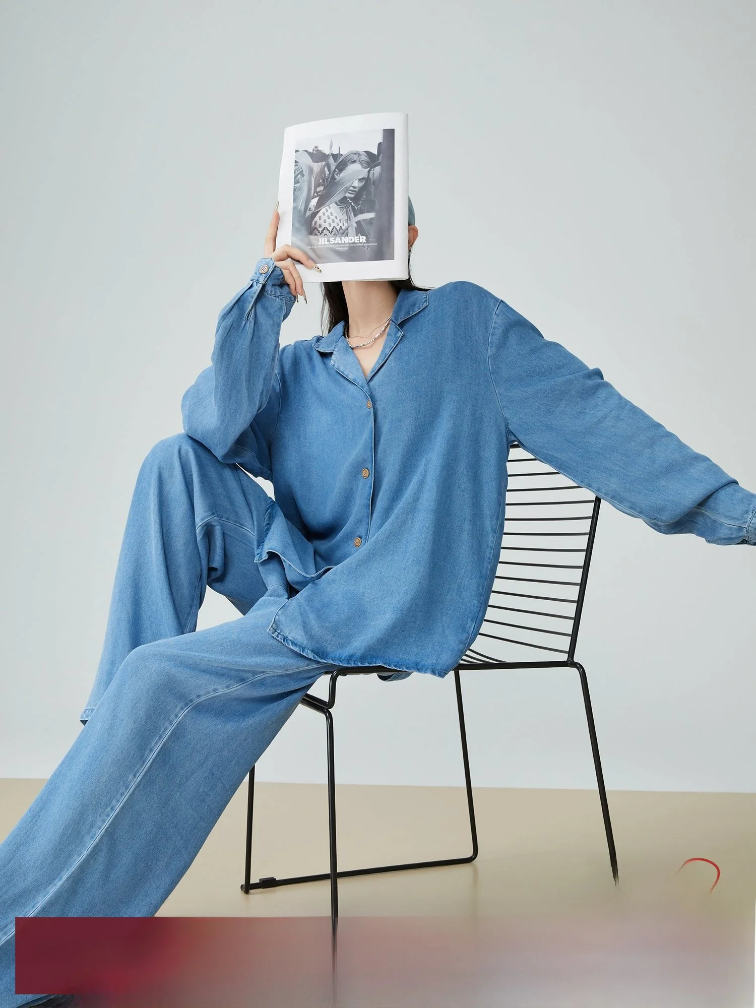 Синий джинсовый костюм: куртка и брюки с широкими штанинами, комплект из двух предметов, женский, весенний, повседневный, на пуговицах, с длинным рукавом
Синий джинсовый костюм: куртка и брюки с широкими штанинами, комплект из двух предметов, женский, весенний, повседневный, на пуговицах, с длинным рукавом