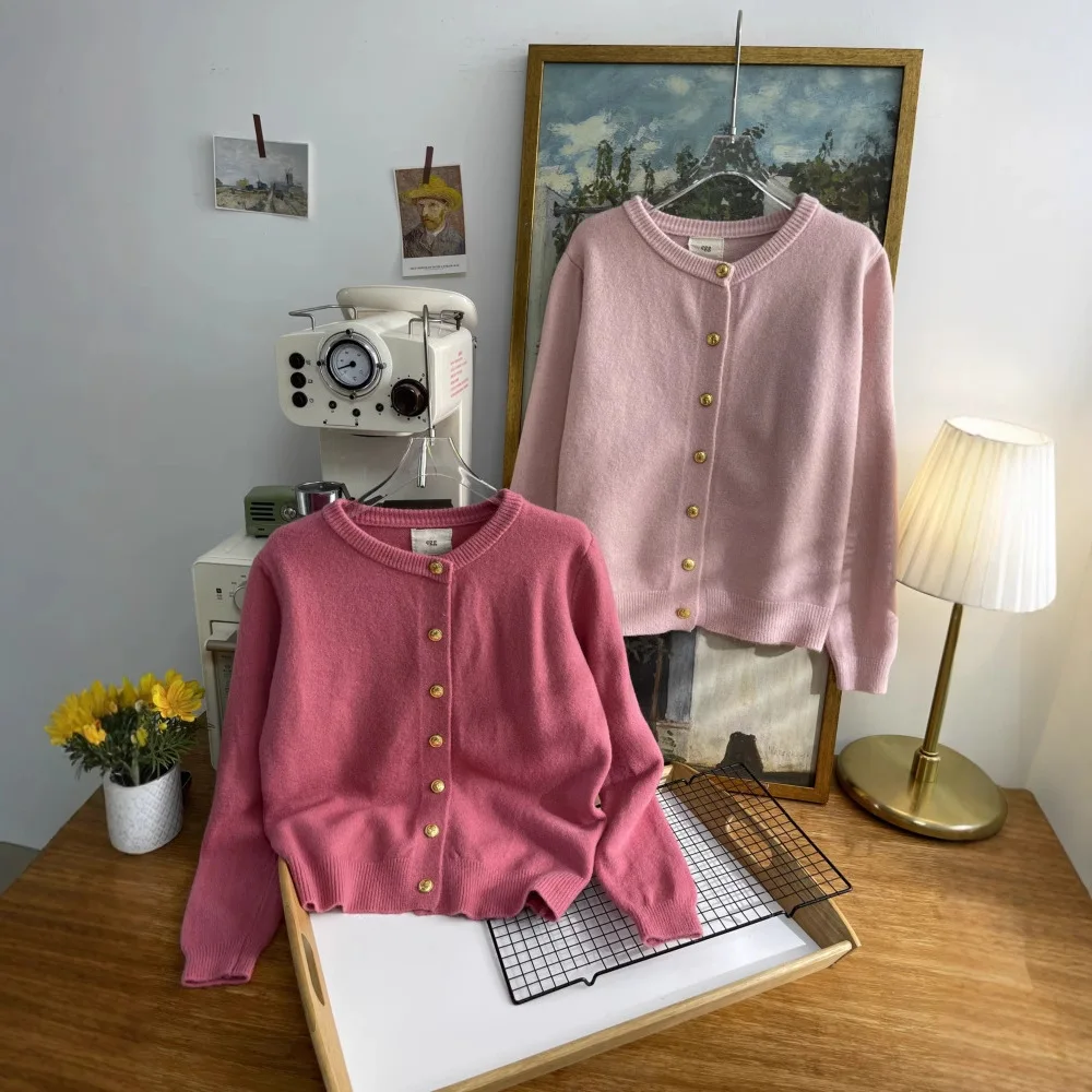 2024 round Neck Long Sleeve Knitted Sweater Casual Top Coat for Women Button up Color Loose Fit Winter Fashion
2024 round Neck Long Sleeve Knitted Sweater Casual Top Coat for Women Button up Color Loose Fit Winter Fashion
