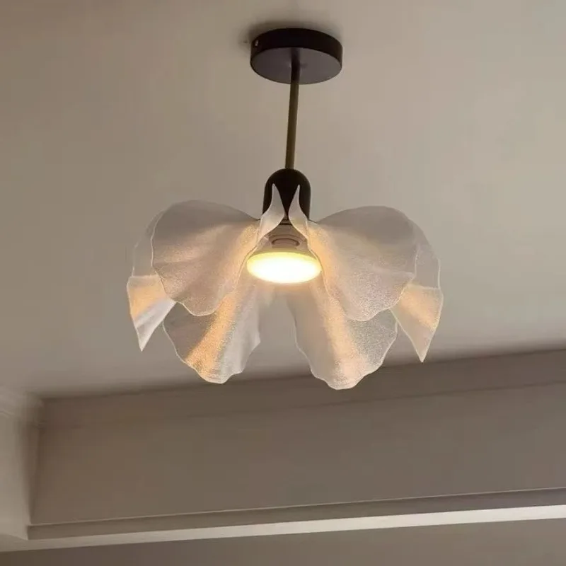 French Style Bedroom Pendant Light With Ancient Wabi Sabi Style Design Retro Aesthetic Bedroom Lighting LED Indoor Pendant Light
French Style Bedroom Pendant Light With Ancient Wabi Sabi Style Design Retro Aesthetic Bedroom Lighting LED Indoor Pendant Light