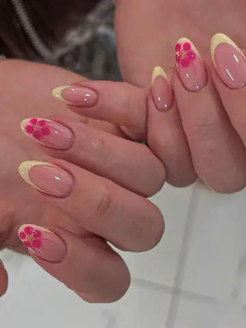 10 pieces almond-shaped pure handmade French edge rose red smudged small flower simple detachable false nails summer essential