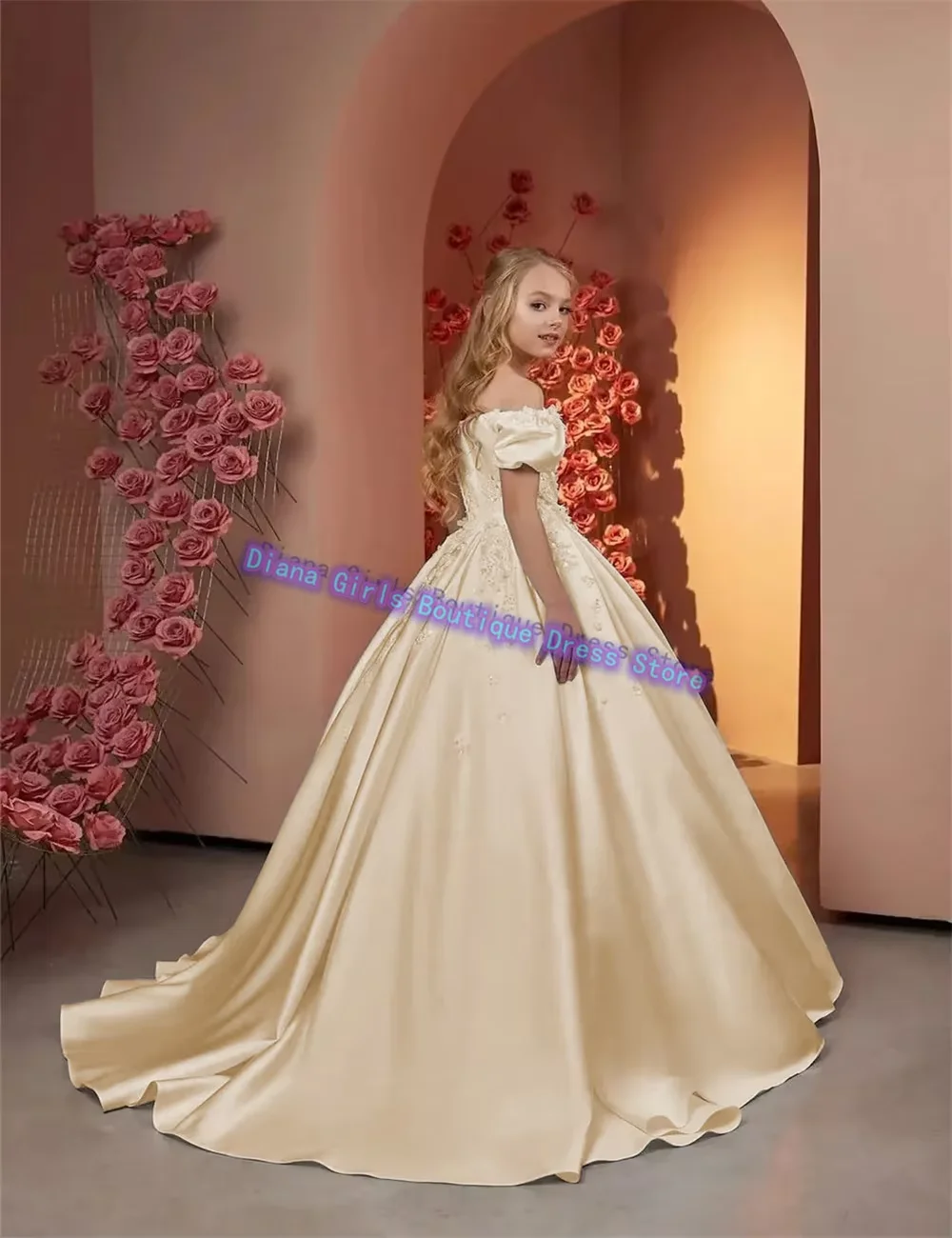 Elegant Flower Girl Dress White Satin Fluffy with Lace Applique for Little Princess Wedding Birthday Party Beauty Pageant Gowns
Elegant Flower Girl Dress White Satin Fluffy with Lace Applique for Little Princess Wedding Birthday Party Beauty Pageant Gowns