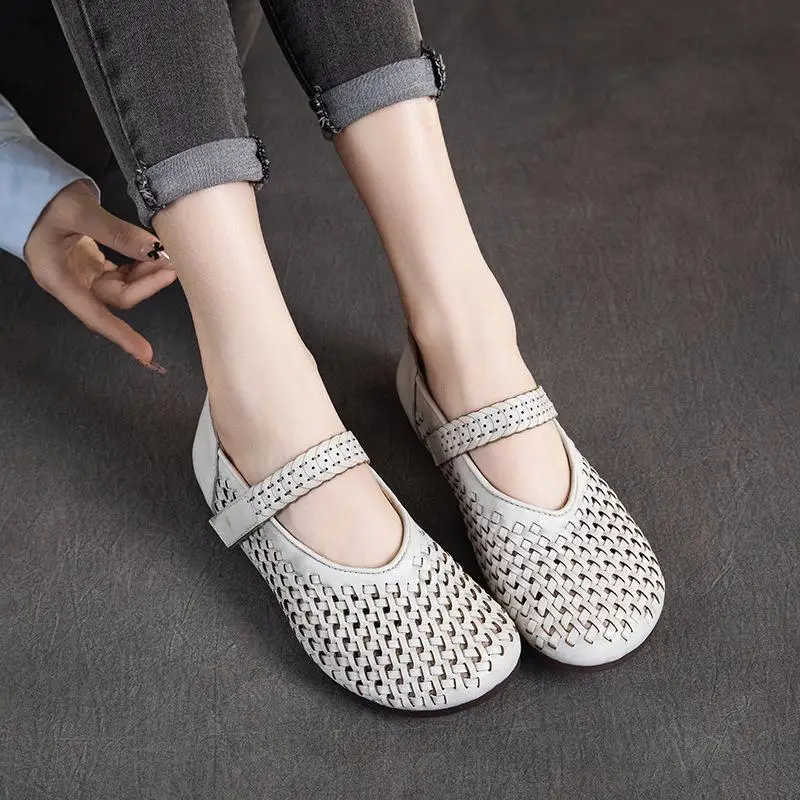 Handwoven Hollow out Leather Mom Shoes Women's Fashion Sandals Breathable Slip-On Flat Heel round Toe TPR Outsole Comfortable
Handwoven Hollow out Leather Mom Shoes Women's Fashion Sandals Breathable Slip-On Flat Heel round Toe TPR Outsole Comfortable