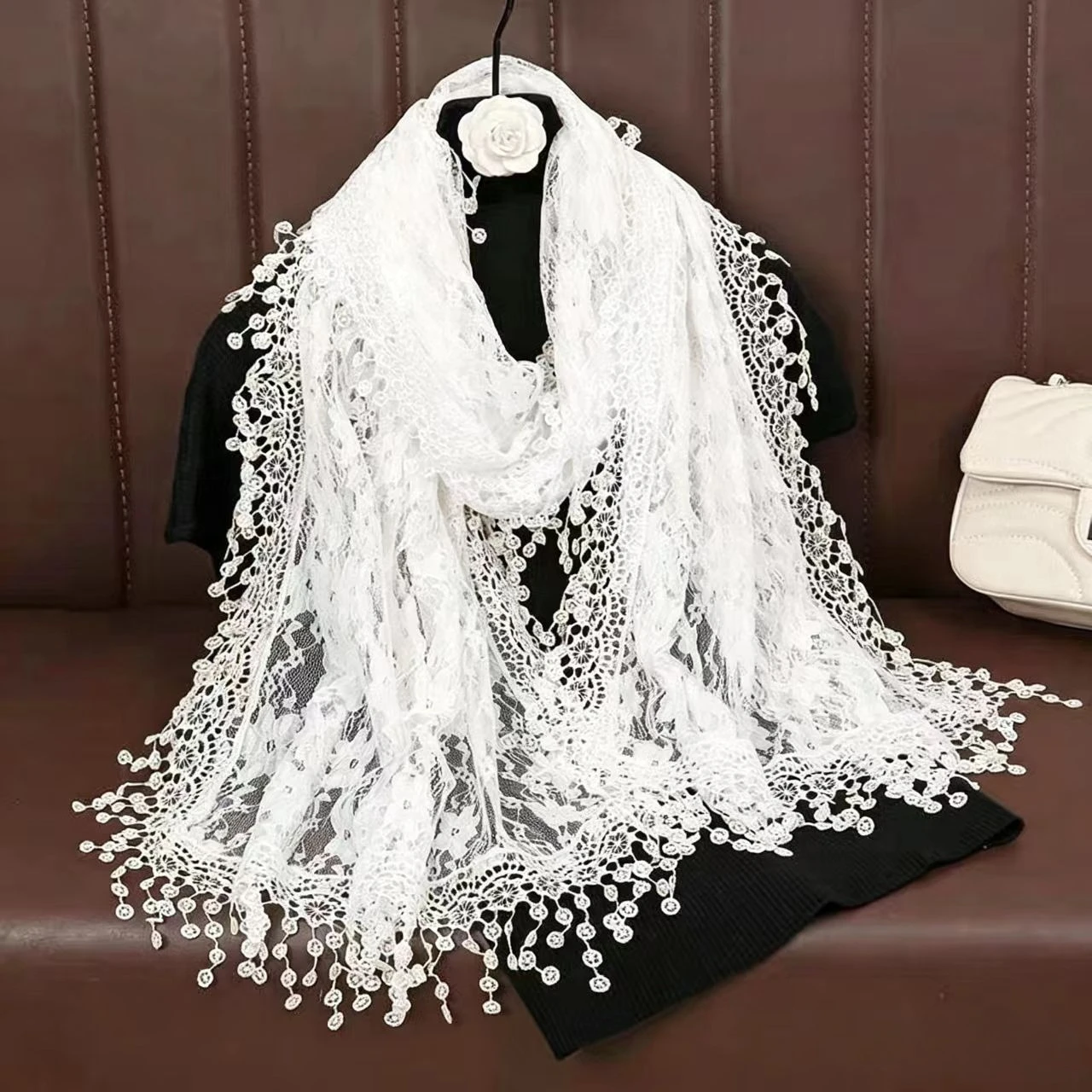 New Embroidery Lace Scarf Shawl Floral Triangular Veil Shawl For Women Party Scarf Wedding Poncho Stoles Ladies Headband Wraps
New Embroidery Lace Scarf Shawl Floral Triangular Veil Shawl For Women Party Scarf Wedding Poncho Stoles Ladies Headband Wraps
