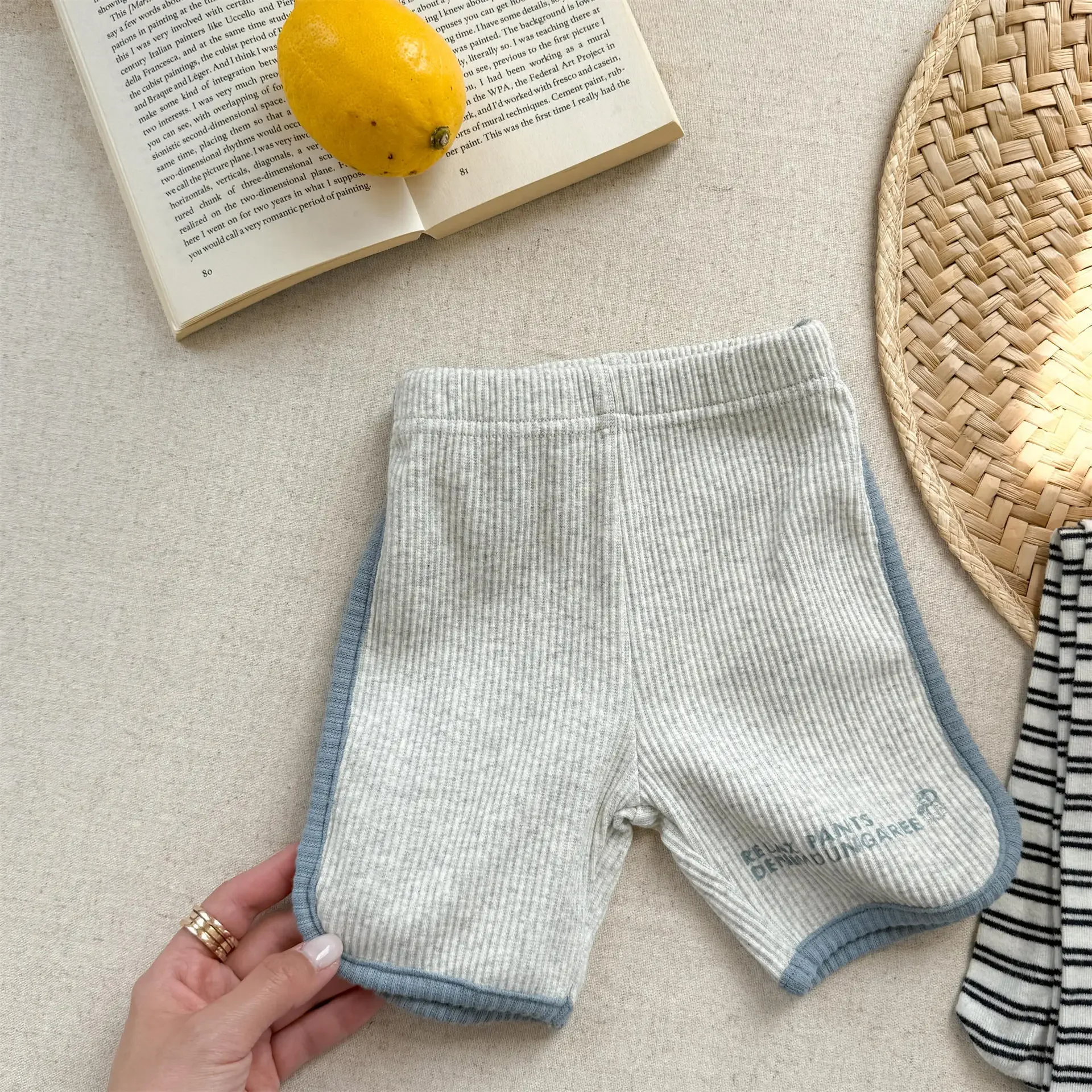 Kids Versatile Casual Pants Baby Shorts 2025 Summer New Children Casual Shorts Cotton Girls Letter Print High Waisted Leggings
Kids Versatile Casual Pants Baby Shorts 2025 Summer New Children Casual Shorts Cotton Girls Letter Print High Waisted Leggings