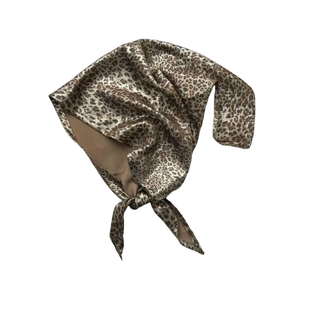 Fashion Leopard Print Hip Hop Hair Scarf Square Shape Breathable Hair Band Soft Sunscreen Headband Hair Accessory
Fashion Leopard Print Hip Hop Hair Scarf Square Shape Breathable Hair Band Soft Sunscreen Headband Hair Accessory