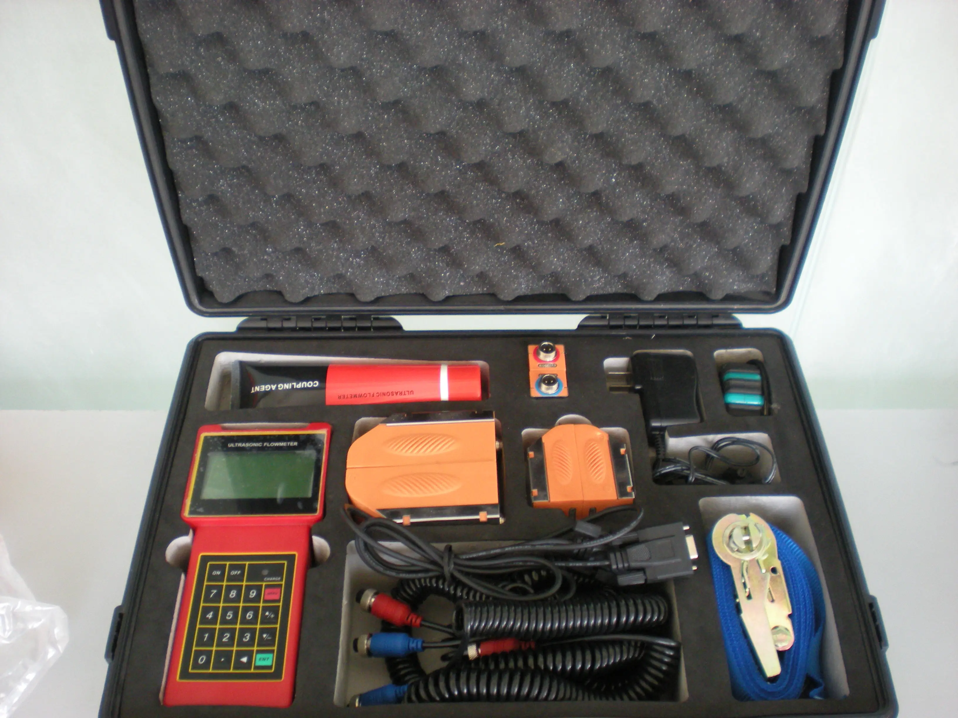 Hot Sale Portable Handheld Ultrasonic Water Flowmeter with 4-20mA Connectivity for Measuring Fluid Medium DN100-DN1000
Hot Sale Portable Handheld Ultrasonic Water Flowmeter with 4-20mA Connectivity for Measuring Fluid Medium DN100-DN1000