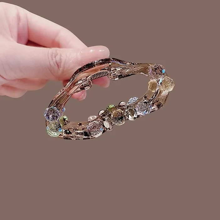 Блестящий супер-блеск! Заколка-краб Cloud Love со стразами, средняя, прозрачная, с изысканным дизайном, для волос на затылке, женская
Блестящий супер-блеск! Заколка-краб Cloud Love со стразами, средняя, прозрачная, с изысканным дизайном, для волос на затылке, женская