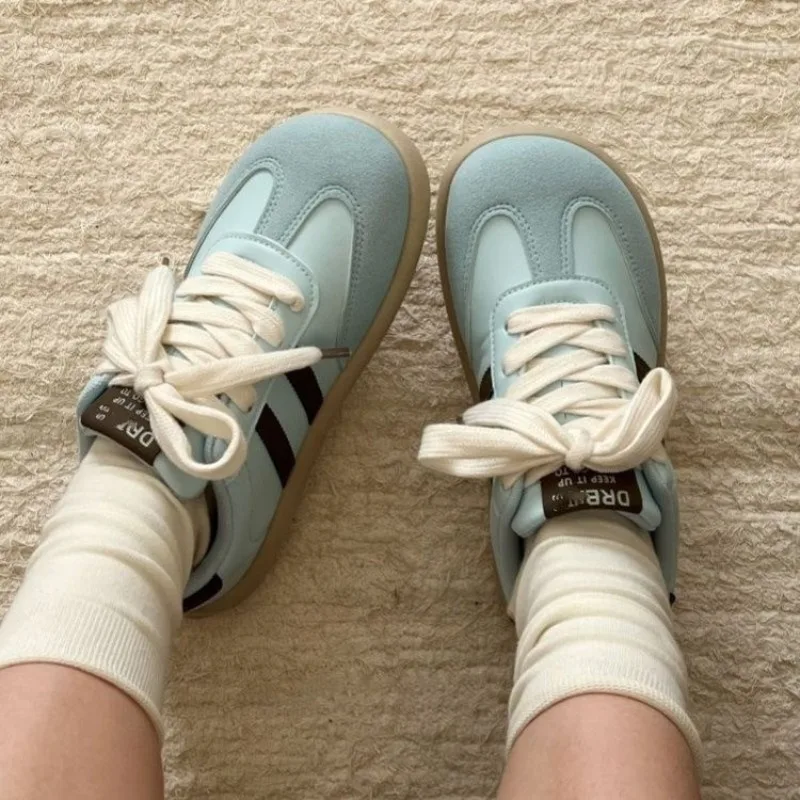 2025 новые женские осенние новые модные трендовые повседневные мягкие удобные туфли на плоской подошве с широким носком, уличная повседневная спортивная обувь
2025 новые женские осенние новые модные трендовые повседневные мягкие удобные туфли на плоской подошве с широким носком, уличная повседневная спортивная обувь