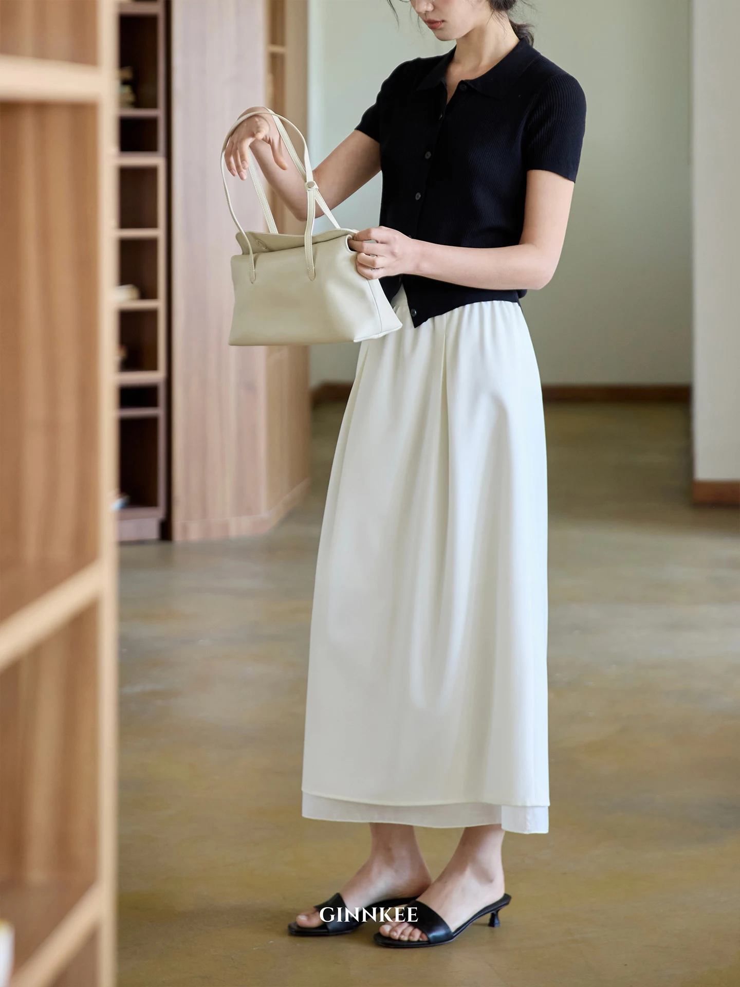 Тонкая юбка-полусолнце в деловом стиле с подкладкой и шортами-подъюбниками GINNKEE, женская, из полиэстеровой смеси, коллекция Весна 2026
Тонкая юбка-полусолнце в деловом стиле с подкладкой и шортами-подъюбниками GINNKEE, женская, из полиэстеровой смеси, коллекция Весна 2026