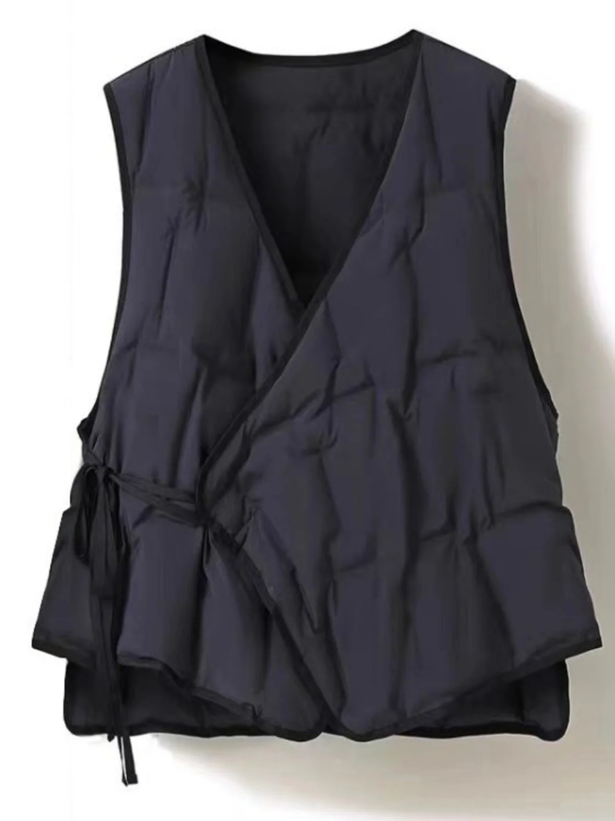 Black Lightweight down Cotton Vest Women's Autumn Winter V-neck Side Belted Shoulder Cotton Coat Trendy Small Cotton Jacket
Black Lightweight down Cotton Vest Women's Autumn Winter V-neck Side Belted Shoulder Cotton Coat Trendy Small Cotton Jacket