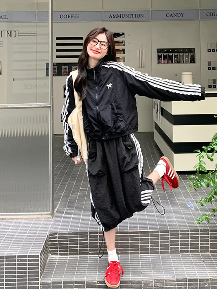 Women's Casual Outdoor Sporty Two-Piece Set with Lace Trim Striped Jacket And Skirt Spring Autumn Fashionable Leisure
Women's Casual Outdoor Sporty Two-Piece Set with Lace Trim Striped Jacket And Skirt Spring Autumn Fashionable Leisure