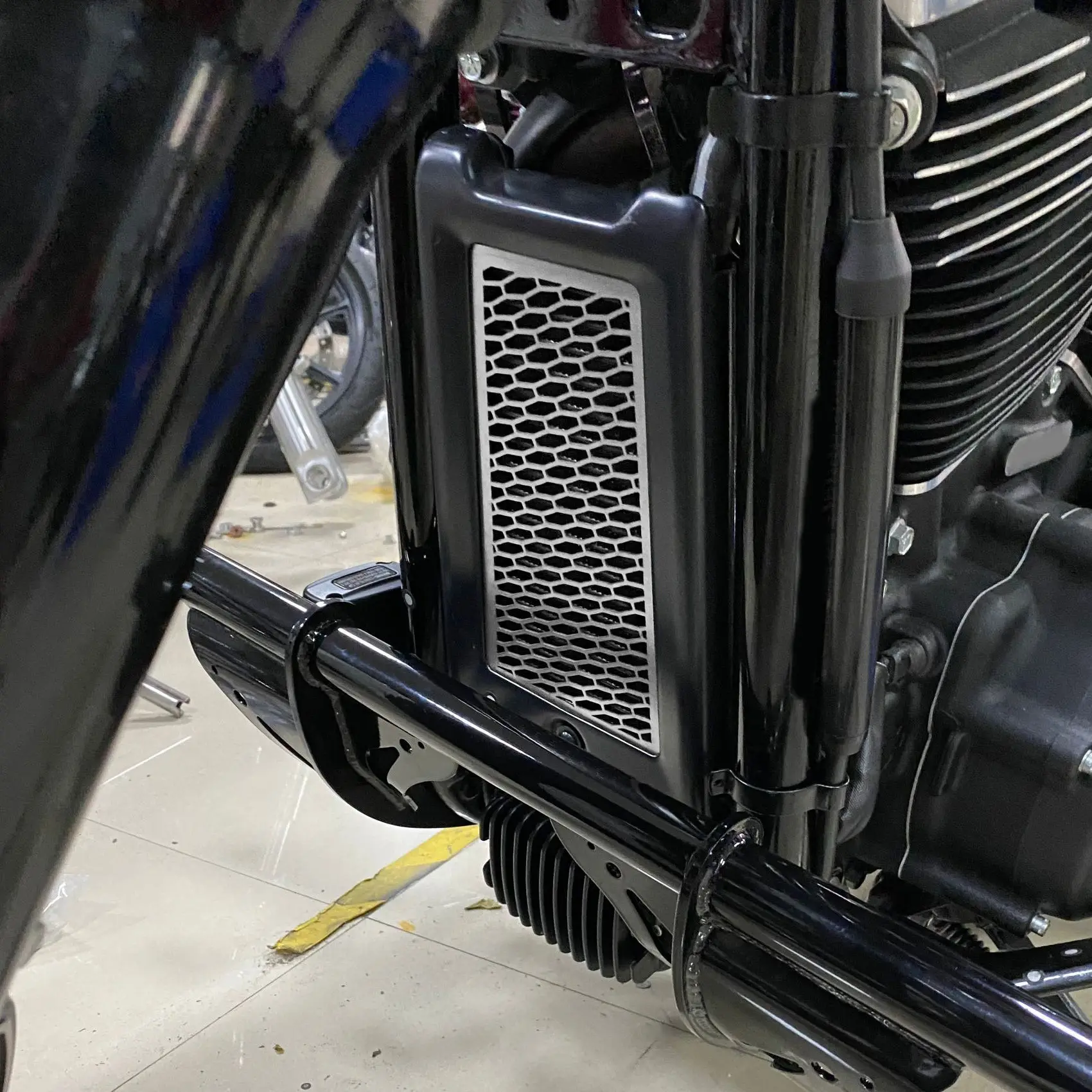 Масляный радиатор для мотоцикла Harley Softail Deluxe Fat Boy Sport Glide 2018-2022
Масляный радиатор для мотоцикла Harley Softail Deluxe Fat Boy Sport Glide 2018-2022