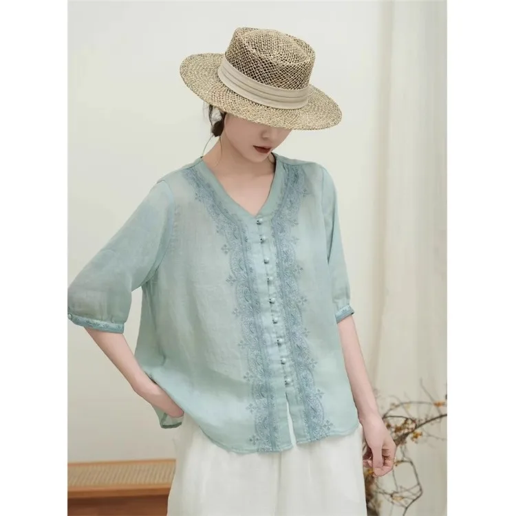 Summer New plus Size Women's Cotton Linen Shirt Jacket Embroidered V-neck Half Sleeve Top European Style Commute Fashion
Summer New plus Size Women's Cotton Linen Shirt Jacket Embroidered V-neck Half Sleeve Top European Style Commute Fashion