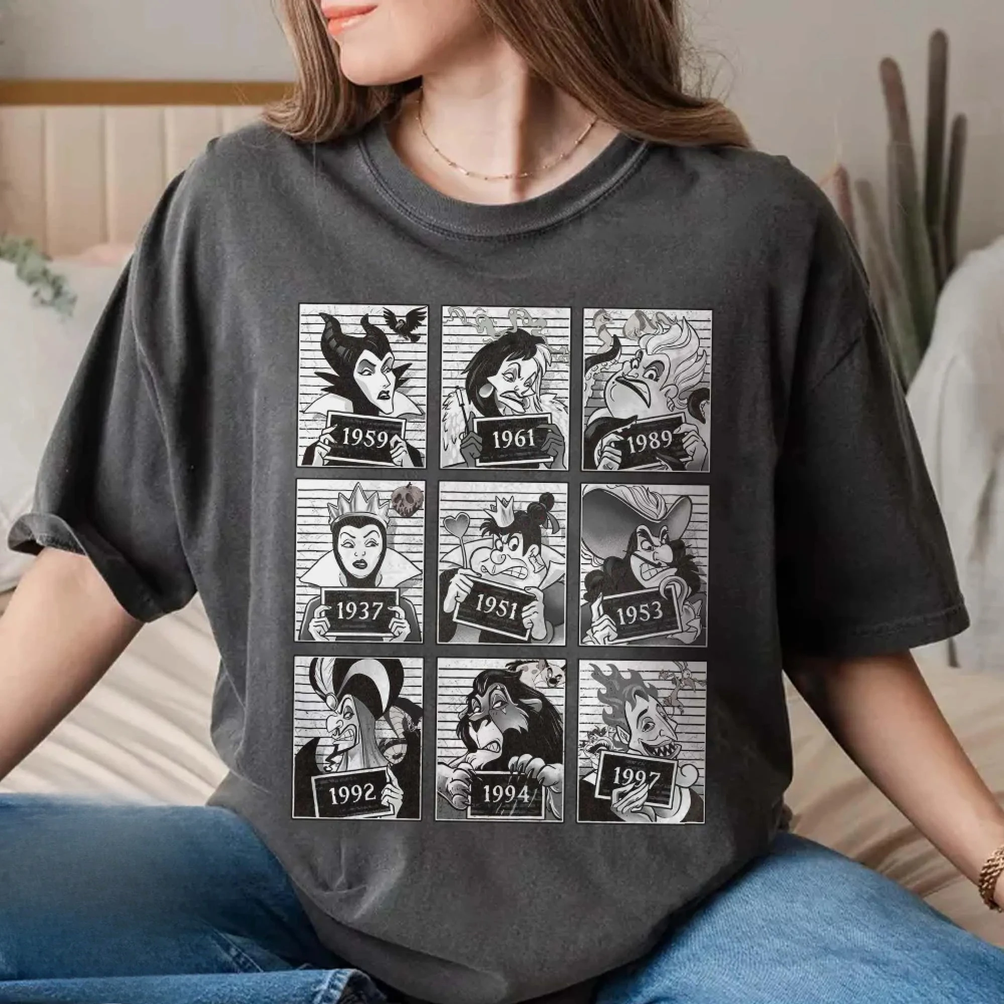 MINISO Retro Disney Villain Comfort Shirt Good Villain Disney Villain Ursula Evil Queen Cruella De Vil Shirt Loose Comfortable
MINISO Retro Disney Villain Comfort Shirt Good Villain Disney Villain Ursula Evil Queen Cruella De Vil Shirt Loose Comfortable
