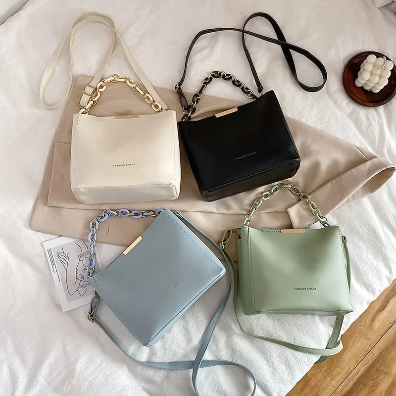 Large Capacity Shoulder Bags for Women PU Leather Chains Vintage Bucket Ladies Travel Messenger Solid Handbag сукні для вечірок
Large Capacity Shoulder Bags for Women PU Leather Chains Vintage Bucket Ladies Travel Messenger Solid Handbag сукні для вечірок