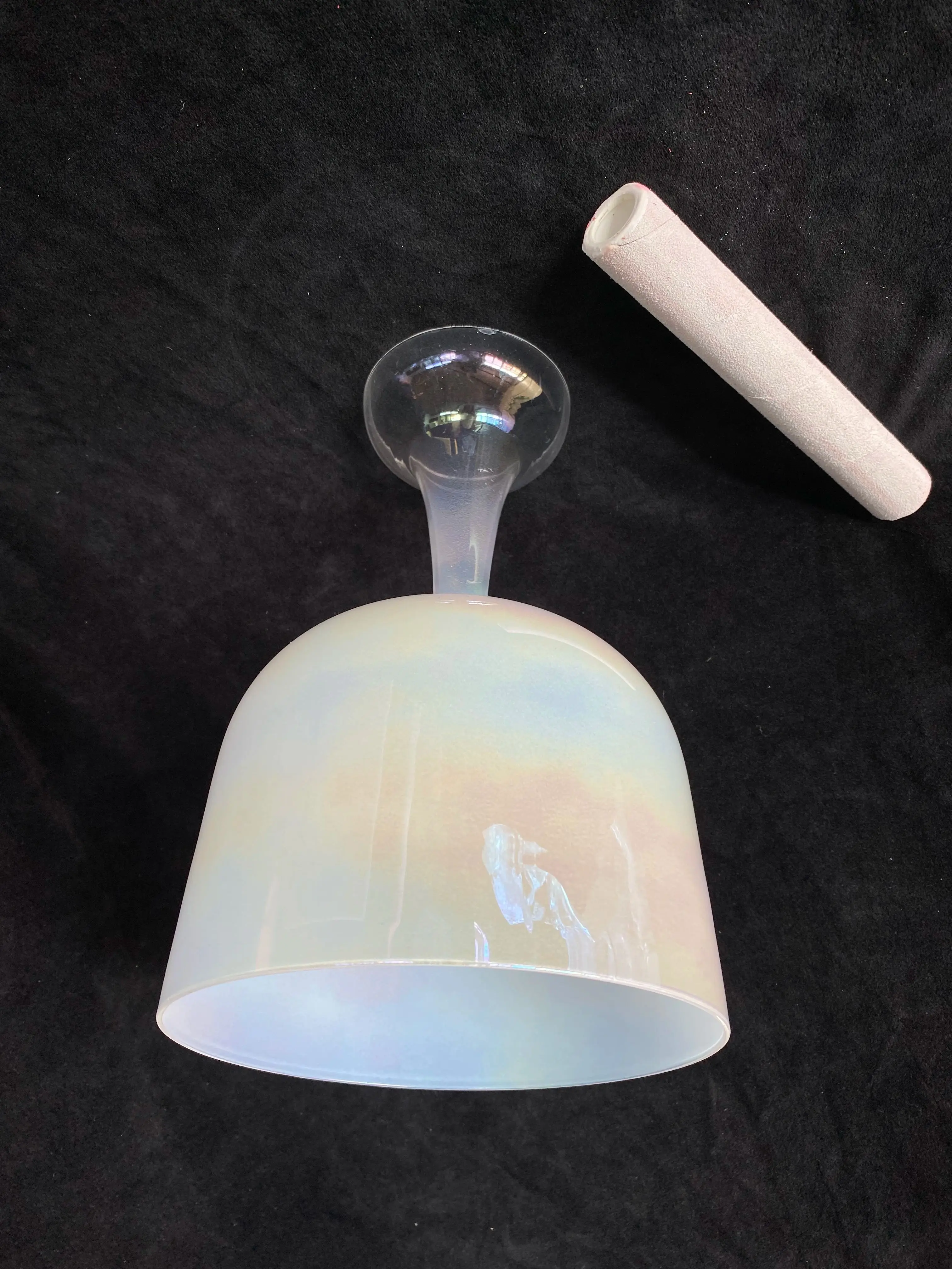Magic Pearl White Cosmic 5.5" Crystal Singing Chalice & Grail 432Hz 4th octave E note Solar Plexus chakra or F note heart chakra
Magic Pearl White Cosmic 5.5" Crystal Singing Chalice & Grail 432Hz 4th octave E note Solar Plexus chakra or F note heart chakra