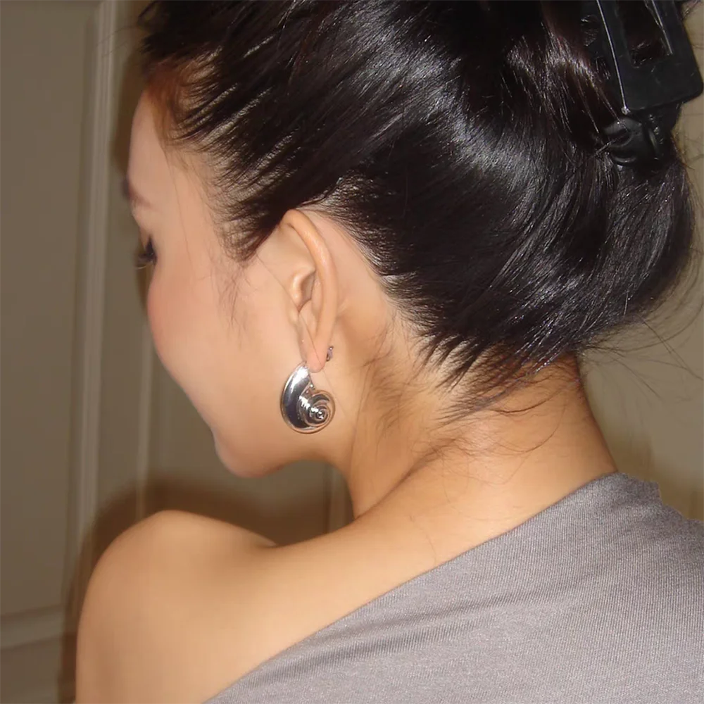 Unique Personality Glossy Silver Color Conch Snail Shell Dangle Earrings for Women Girls Fashion Stainless Steel Jewelry Gifts
Unique Personality Glossy Silver Color Conch Snail Shell Dangle Earrings for Women Girls Fashion Stainless Steel Jewelry Gifts