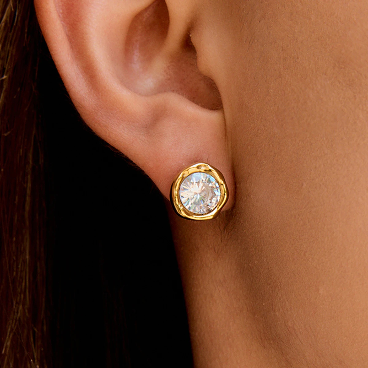 Simple Classic 18K Gold Color Plated Stainless Steel Round White Zircon Ear Studs Women's Jewelry Party Gift
Simple Classic 18K Gold Color Plated Stainless Steel Round White Zircon Ear Studs Women's Jewelry Party Gift