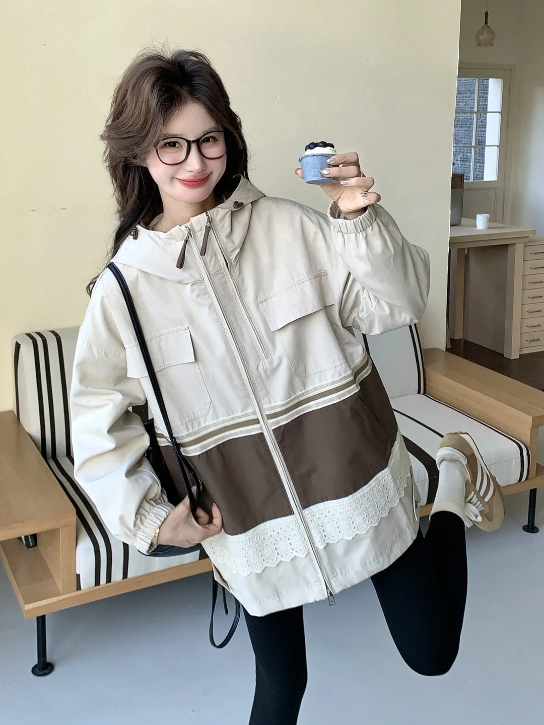 Lace Decorated Color Block Hooded Women's Jacket Casual Style Long Sleeve Coat Spring Autumn New Korean Version Workwear Wind...
Lace Decorated Color Block Hooded Women's Jacket Casual Style Long Sleeve Coat Spring Autumn New Korean Version Workwear Wind...