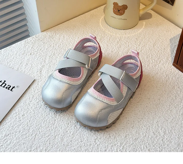 New sports girls board shoes girls moral training shoes soft sole non-slip casual versatile spring and autumn breathable shoes
New sports girls board shoes girls moral training shoes soft sole non-slip casual versatile spring and autumn breathable shoes