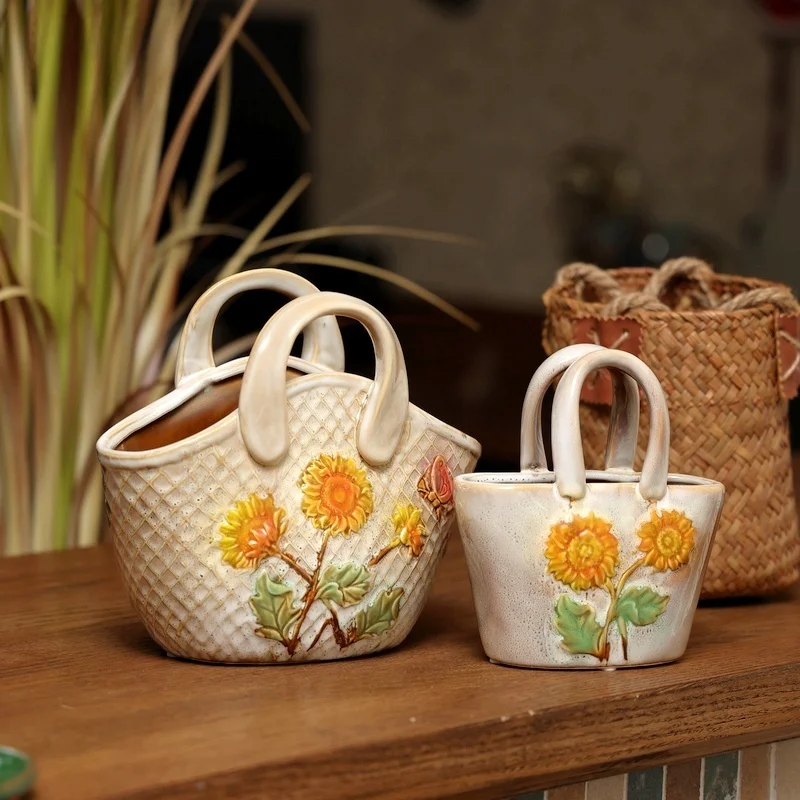 Handheld Sunflower Ceramic Flower Basket Planter Vintage Countryside Decorative Ornaments American Style Entrance Decoration
Handheld Sunflower Ceramic Flower Basket Planter Vintage Countryside Decorative Ornaments American Style Entrance Decoration