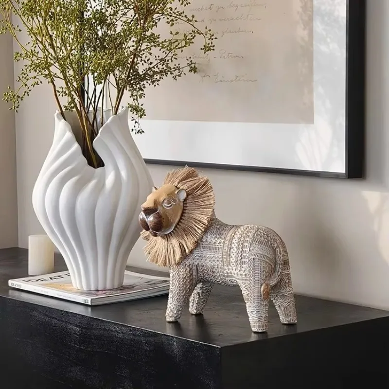 CL Ceramic Lion Ornament Wabi Art Living Room Study Bedroom Ornament
CL Ceramic Lion Ornament Wabi Art Living Room Study Bedroom Ornament