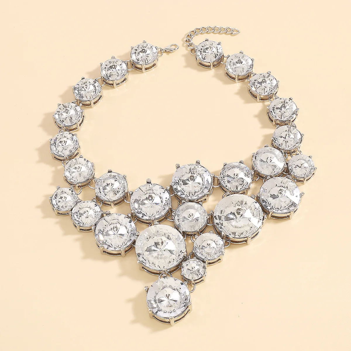 European and American style ZA exaggerated crystal choker collar fashionable luxurious geometric alloy necklace
European and American style ZA exaggerated crystal choker collar fashionable luxurious geometric alloy necklace