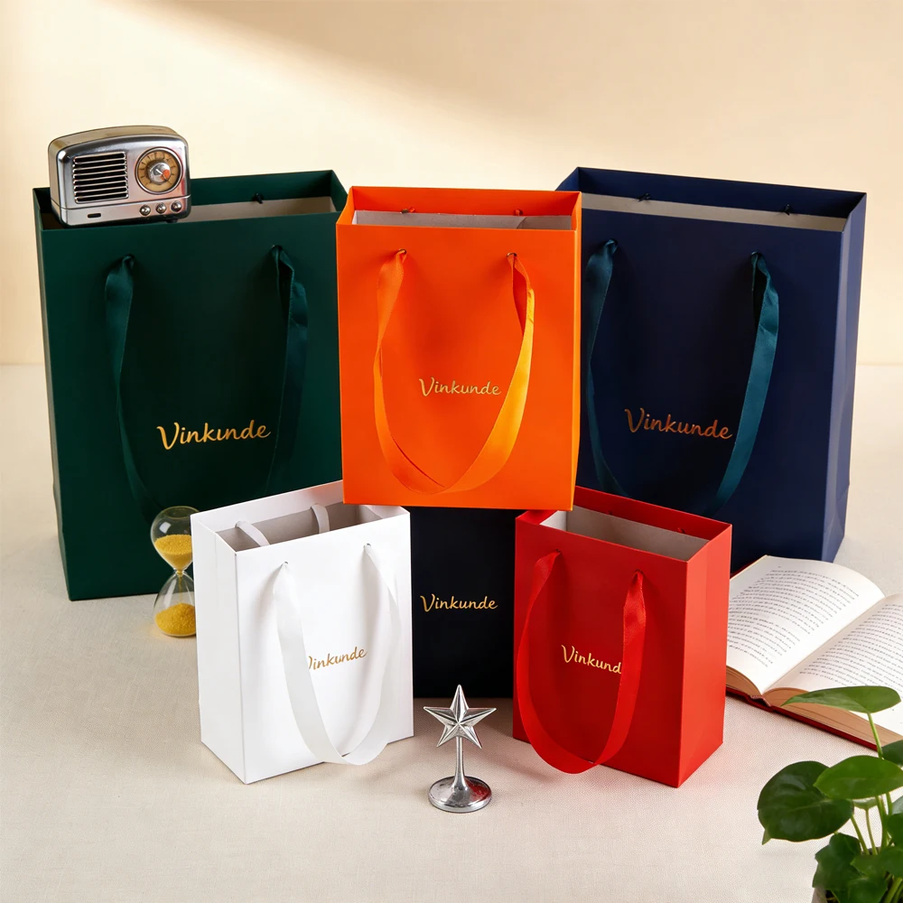 100Pcs Customize Logo Luxury Small Recycled Shopping Bags 20x10x28cm Gift Paper Tote Bags with Business Jewelry Shoe Packaging
100Pcs Customize Logo Luxury Small Recycled Shopping Bags 20x10x28cm Gift Paper Tote Bags with Business Jewelry Shoe Packaging