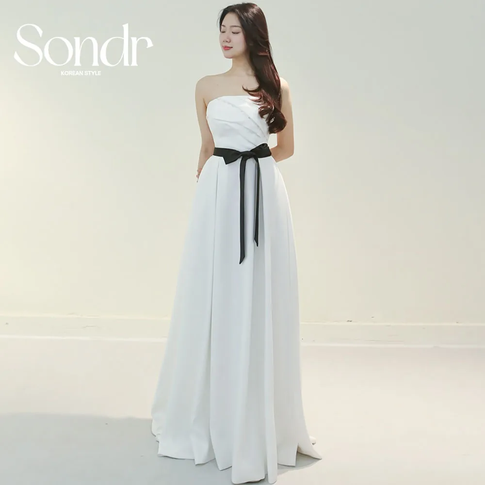 Sondr Elegant Simple Korean Wedding Dresses with Belt Customized A Line Strapless Draped Bridal Gown Self-Wedding Photo Shoot
Sondr Elegant Simple Korean Wedding Dresses with Belt Customized A Line Strapless Draped Bridal Gown Self-Wedding Photo Shoot