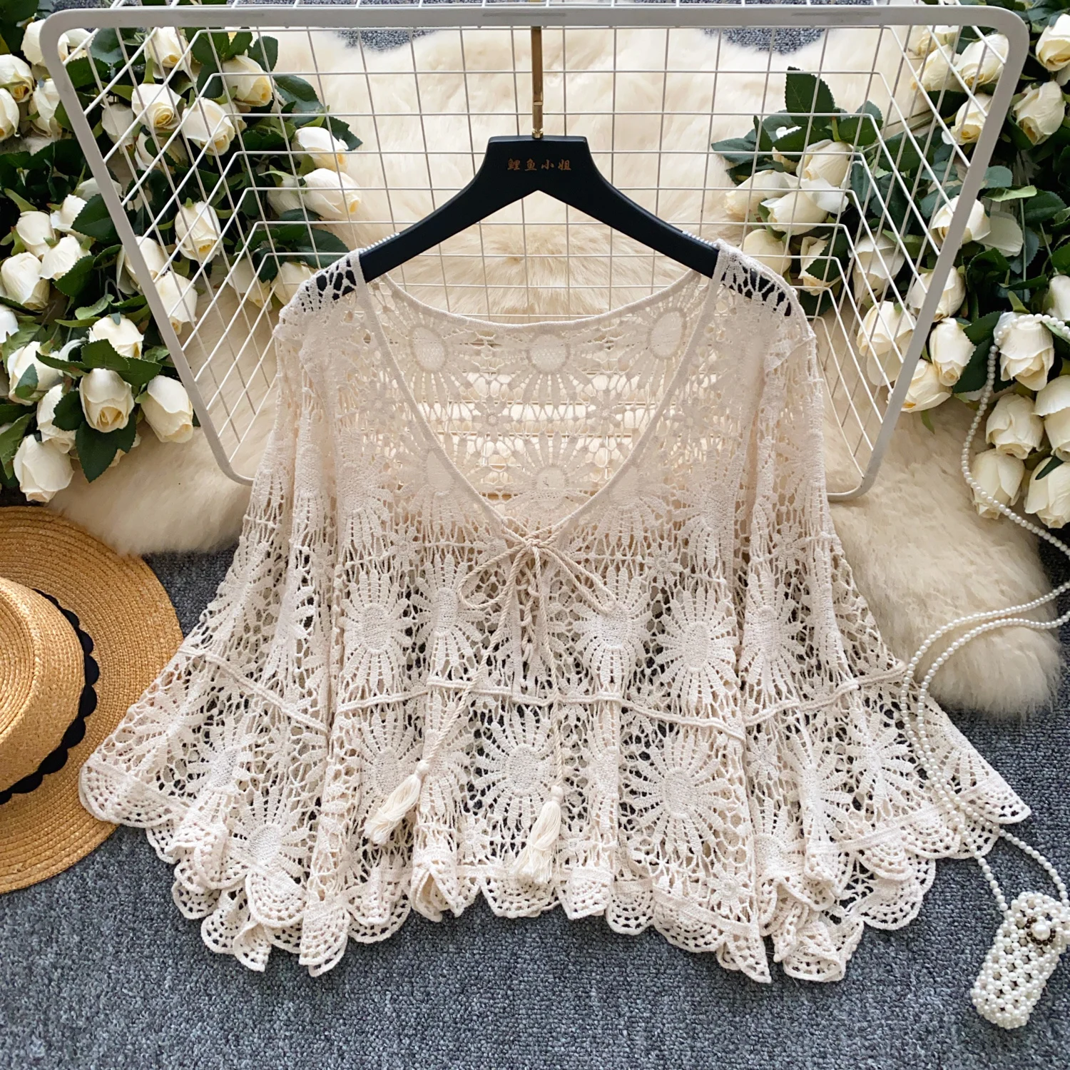 Women Hook flower hollow Knit floral V Neck Tops Solid Color Sheer Sexy Hot Girl Party Ladies Diamond Tees bohemian dress
Women Hook flower hollow Knit floral V Neck Tops Solid Color Sheer Sexy Hot Girl Party Ladies Diamond Tees bohemian dress