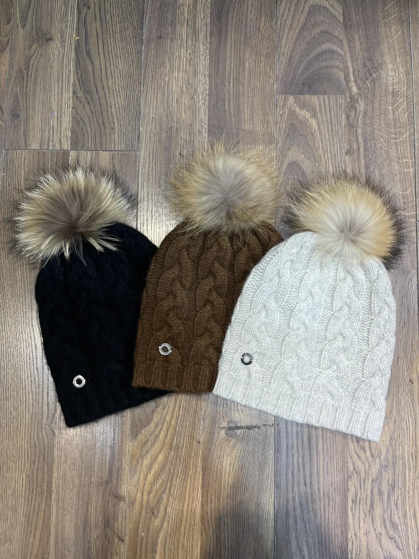 Soft Knitted Hats for Female, Versatile Ball Cap, Monochromatic, High Quality, Leisure, New Style, Fashion, Autumn and Winter
Soft Knitted Hats for Female, Versatile Ball Cap, Monochromatic, High Quality, Leisure, New Style, Fashion, Autumn and Winter