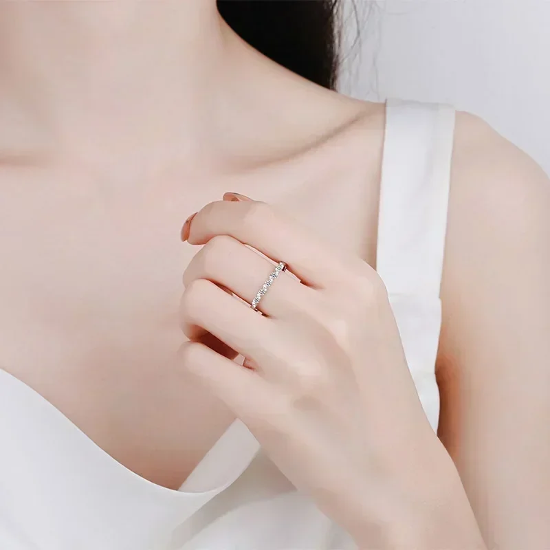 Classic Fine Jewelry Excellent Rings Wave PT950 Platinum VVS1 D Color 0.198CT Moissanite Diamond Sparkling Women Wedding Gift
Classic Fine Jewelry Excellent Rings Wave PT950 Platinum VVS1 D Color 0.198CT Moissanite Diamond Sparkling Women Wedding Gift