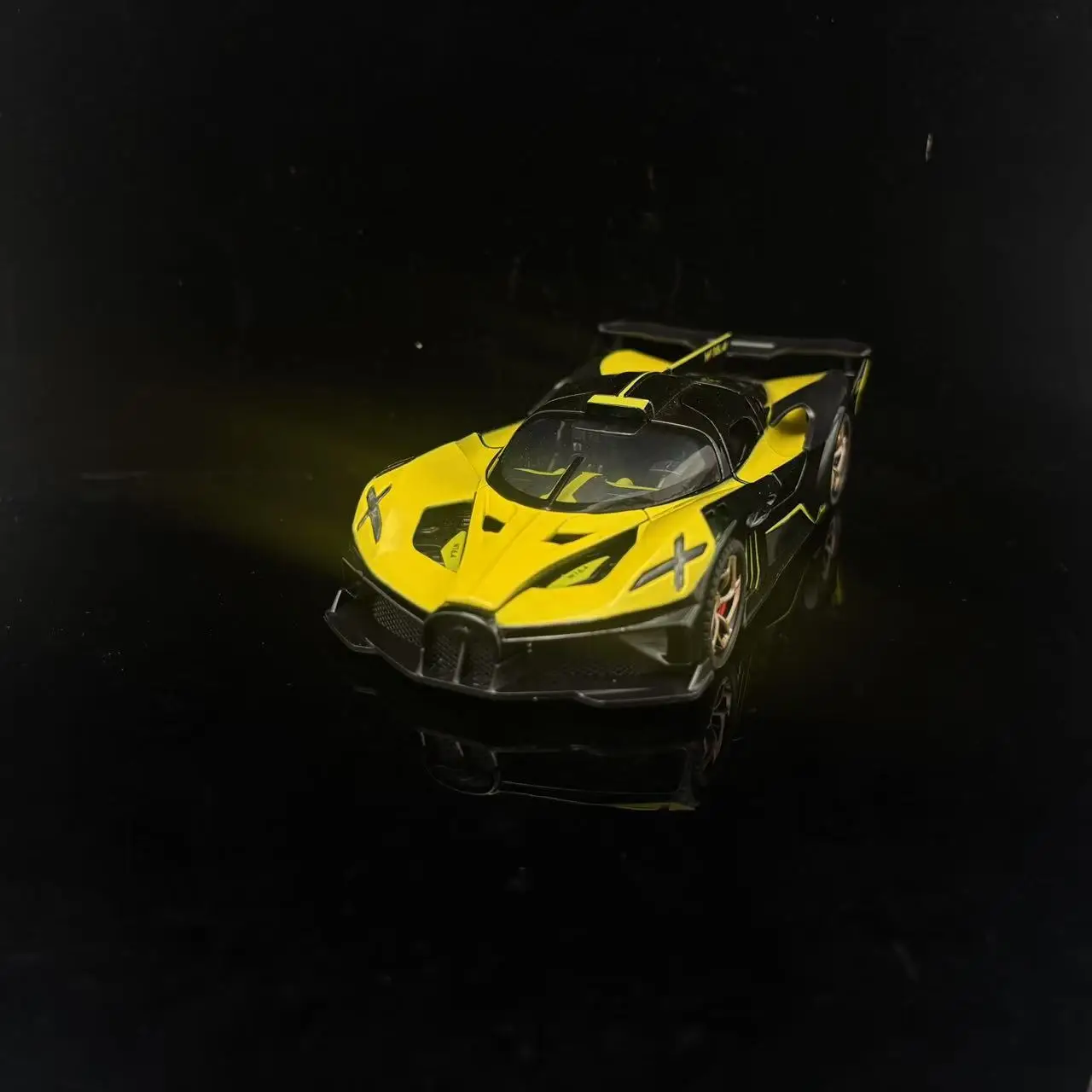 1:32 Fireball simulation alloy car model boy gift sound and light toy car collection ornament
1:32 Fireball simulation alloy car model boy gift sound and light toy car collection ornament