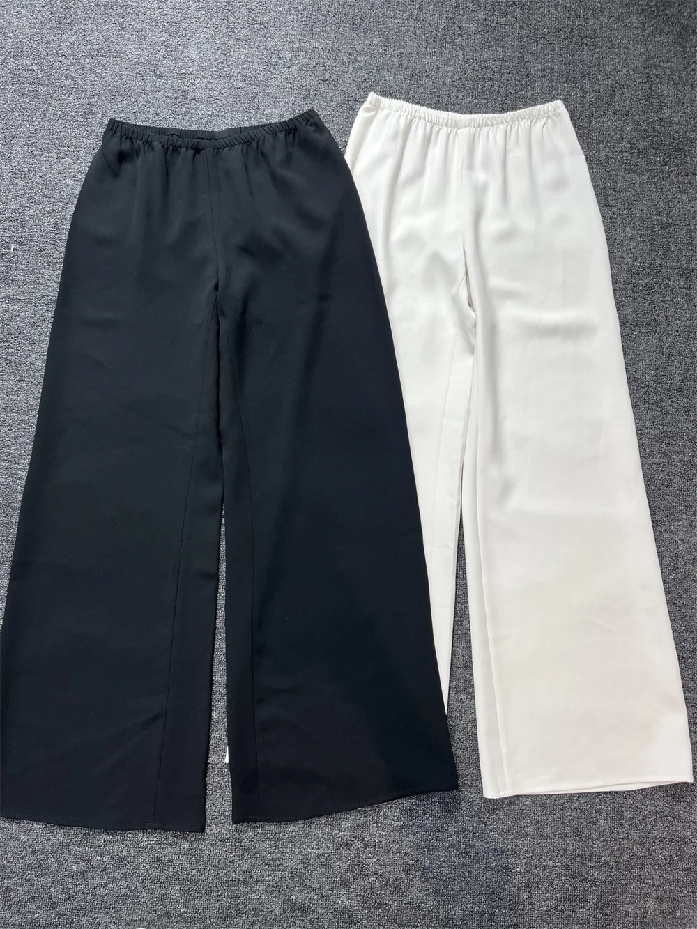 Women's Simple Casual Fashion Pants and Light Elastic Waist Trousers
Women's Simple Casual Fashion Pants and Light Elastic Waist Trousers