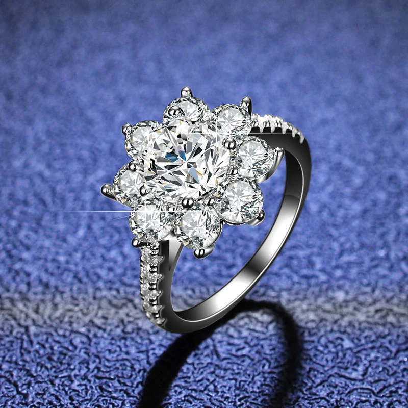 1CT 2CT D VVS1 Moissanite Rings for Women Sun Flower Sparkling Wedding Bands 100% S925 Sterling Silver Jewelry GRA
1CT 2CT D VVS1 Moissanite Rings for Women Sun Flower Sparkling Wedding Bands 100% S925 Sterling Silver Jewelry GRA