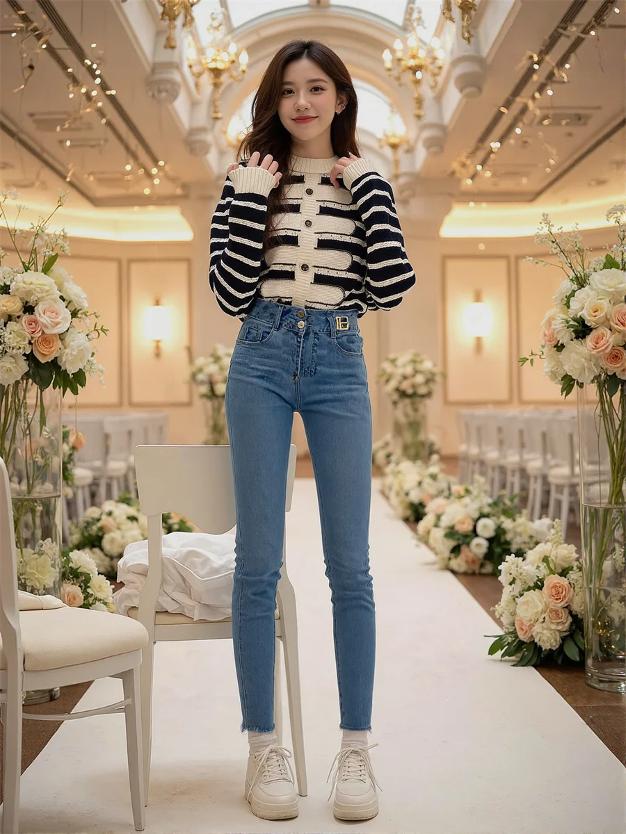 Skinny Slim Blue Jeans Womens Elegant Cut Fashion Denim Female Pants Casual Lady Vintage Style Streetwear Comfortable Spring
Skinny Slim Blue Jeans Womens Elegant Cut Fashion Denim Female Pants Casual Lady Vintage Style Streetwear Comfortable Spring