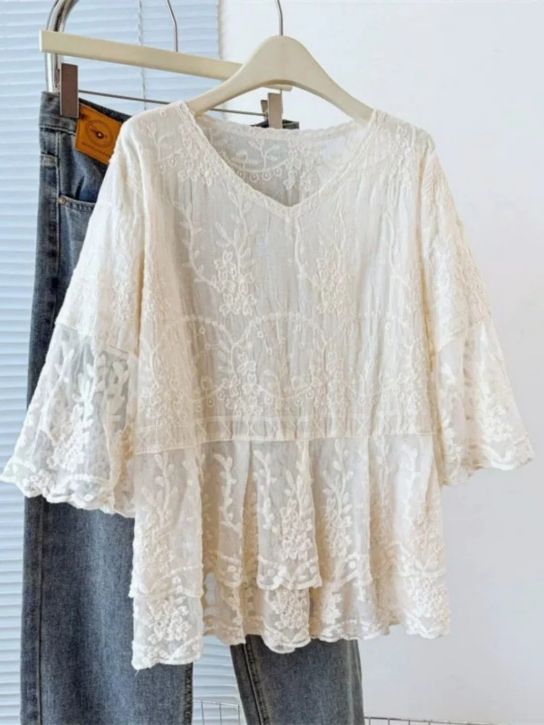 Lace Shirt Women's Loose Seven-Sleeve V-Neck Sun Protection Outerwear Slimming plus Size Cover-Up Daily Use Floral Pattern
Lace Shirt Women's Loose Seven-Sleeve V-Neck Sun Protection Outerwear Slimming plus Size Cover-Up Daily Use Floral Pattern