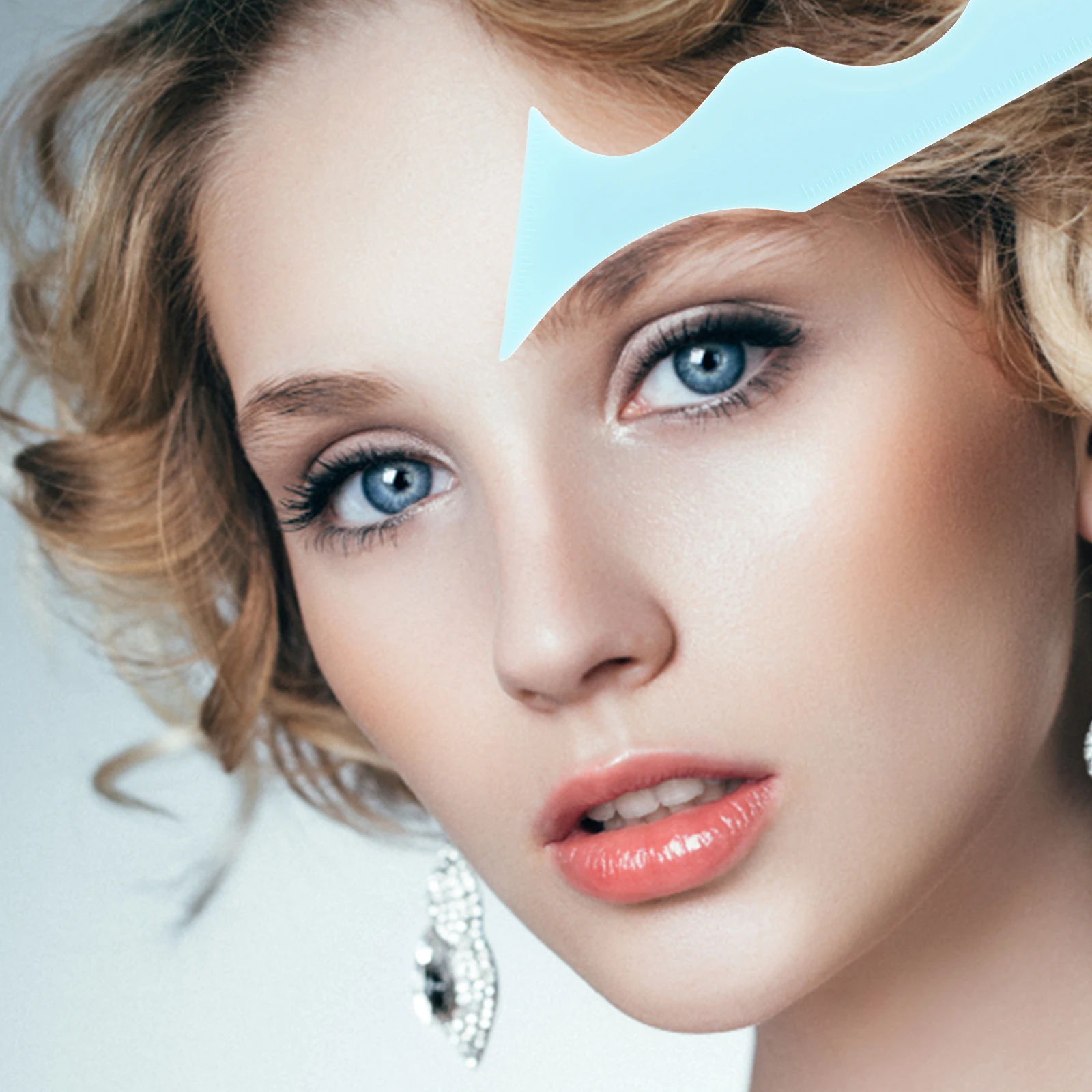 Silicone Eyeliner Aid Blue Ruler Travel Lipstick Makeup Tool Eyeliner Stencils Mascara Drawing Aids Beauty Positioning Novice 
Silicone Eyeliner Aid Blue Ruler Travel Lipstick Makeup Tool Eyeliner Stencils Mascara Drawing Aids Beauty Positioning Novice