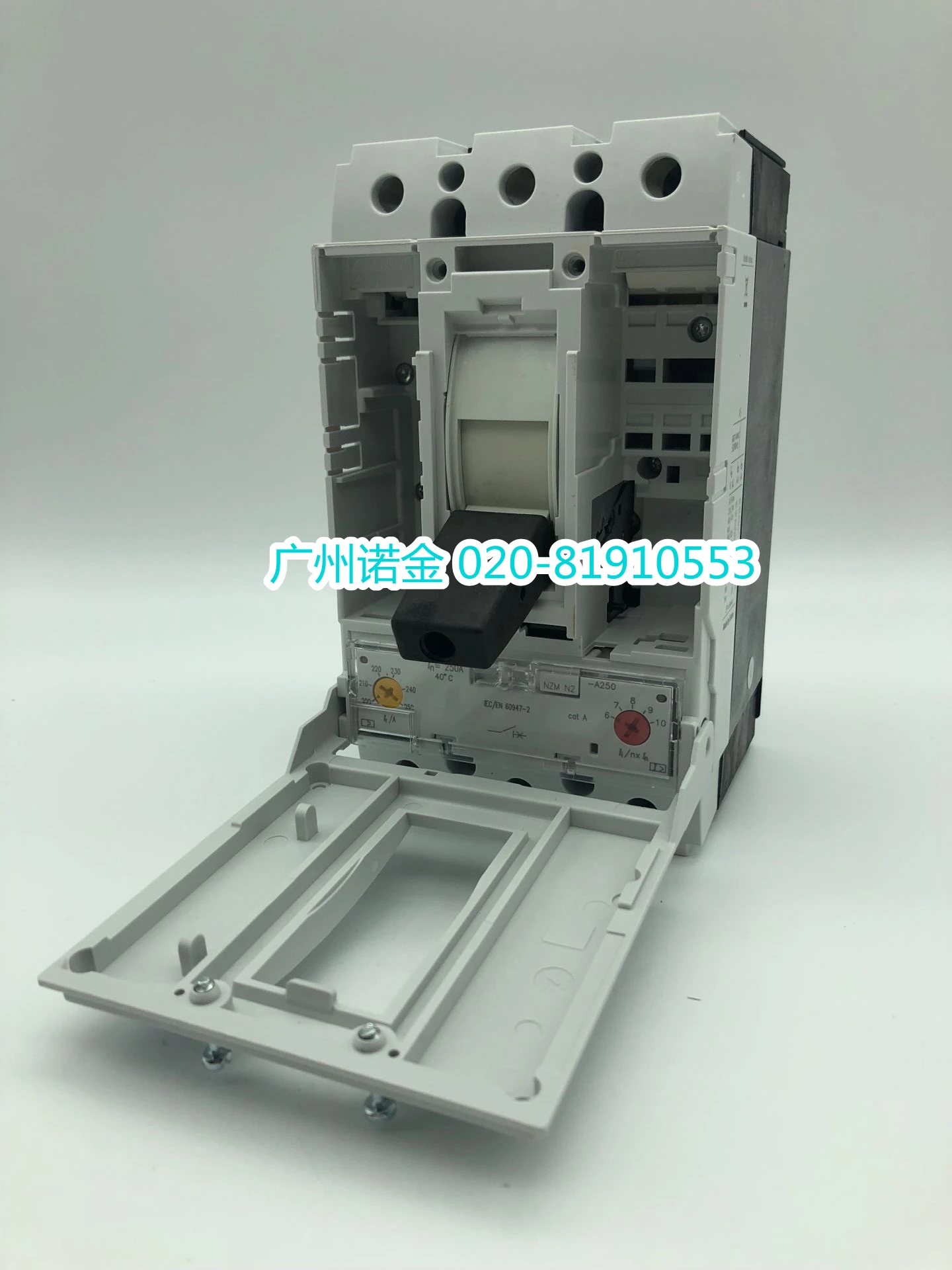 EATON Eaton Muller, molded case circuit breaker NZMN2-A250 new 50KA breaking original 3P switch spot
EATON Eaton Muller, molded case circuit breaker NZMN2-A250 new 50KA breaking original 3P switch spot