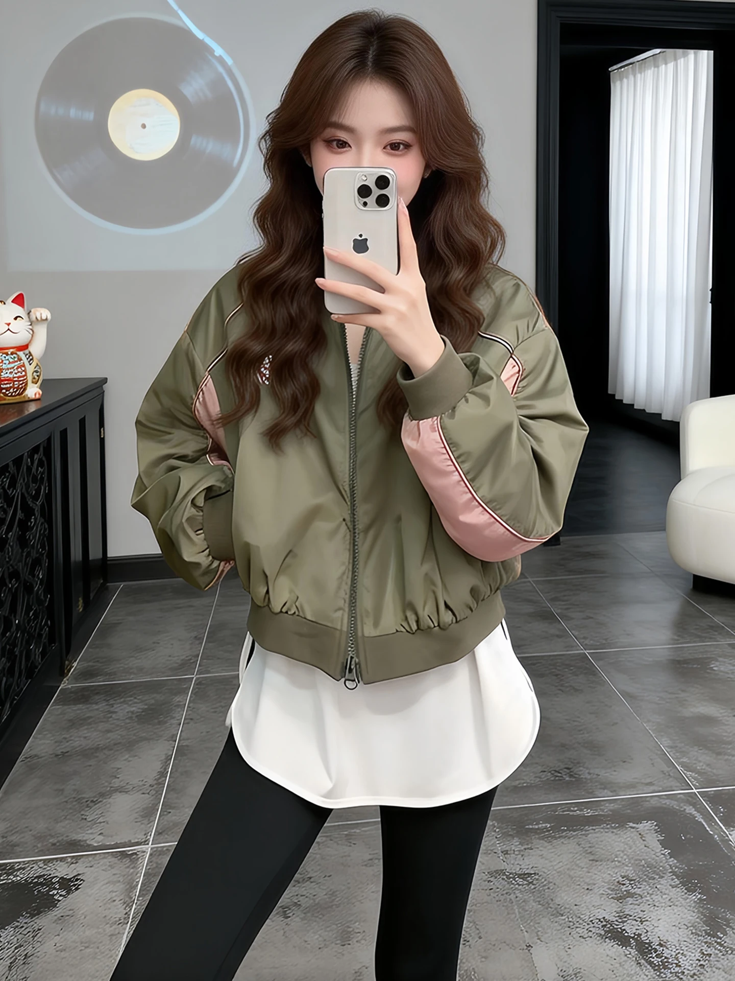Short Baseball Jacket Women's Spring Autumn 2026 New Korean Version Street Style Design Embroidered Flower Color Block Top
Short Baseball Jacket Women's Spring Autumn 2026 New Korean Version Street Style Design Embroidered Flower Color Block Top