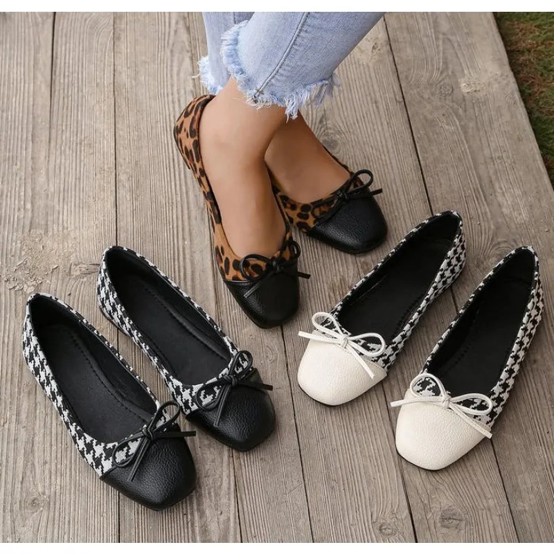 New 2026 Soft-soled Flats Shoes Round Head Retro Women Polka Women Fashion Shallow Flat Shoes
New 2026 Soft-soled Flats Shoes Round Head Retro Women Polka Women Fashion Shallow Flat Shoes