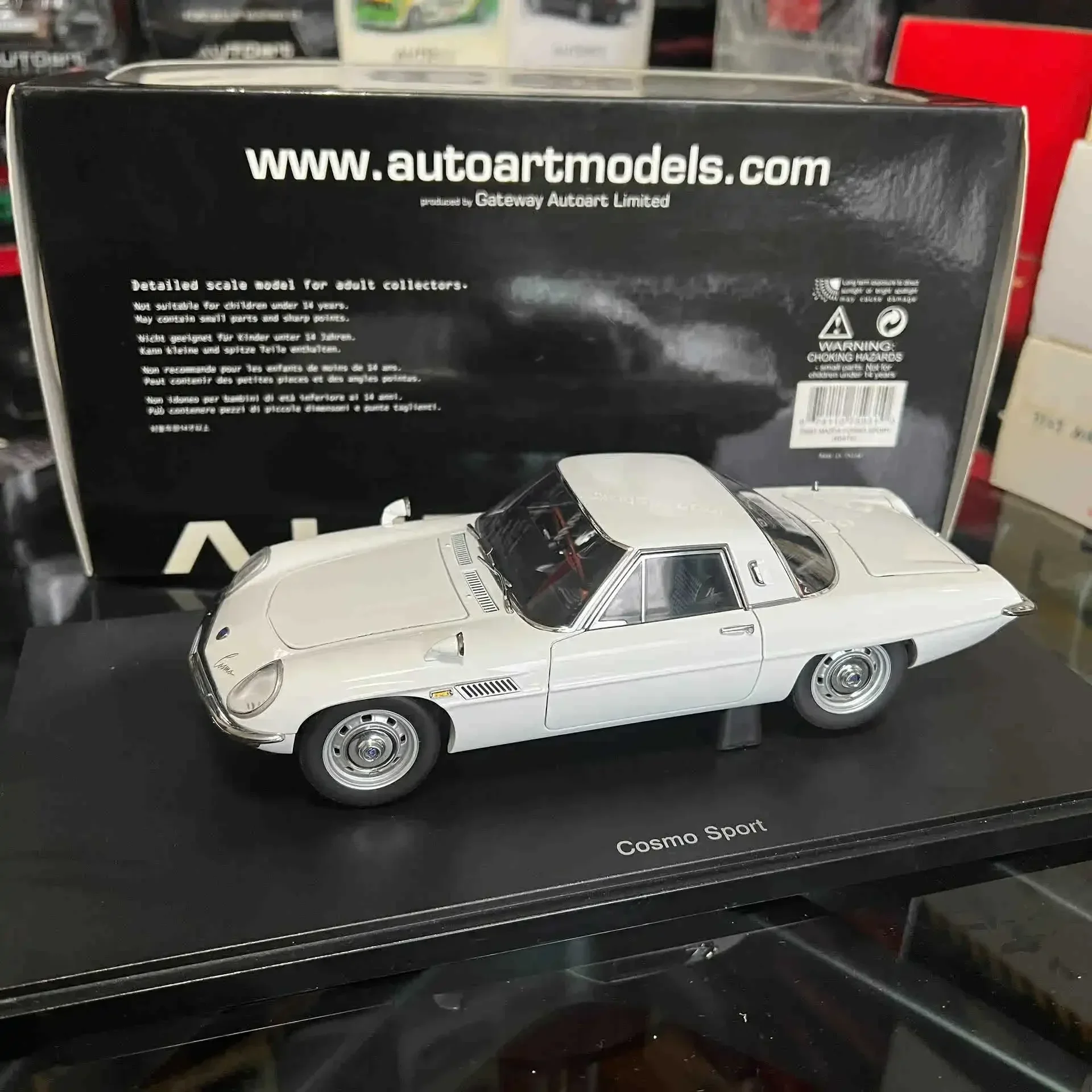 Autoart 1:18 Cosmo Sport White JDM Simulation Limited Edition All Open Alloy Metal Static Car Model Toy Gift
Autoart 1:18 Cosmo Sport White JDM Simulation Limited Edition All Open Alloy Metal Static Car Model Toy Gift