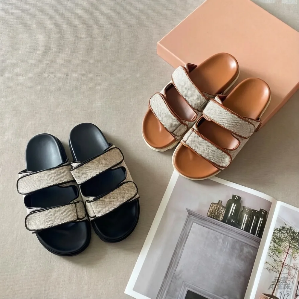 2026 Spring Summer New Women's Canvas Platform Slides Thick Sole Open Toe Sandals All-Matching Coastal Cowgirl Aesthetic Canvas Texture Lug Sole Design Effortless Grunge Style for Women Girls Daily Errands Outfit Travel Streetwear
2026 Spring Summer New Women's Canvas Platform Slides Thick Sole Open Toe Sandals All-Matching Coastal Cowgirl Aesthetic Canvas Texture Lug Sole Design Effortless Grunge Style for Women Girls Daily Errands Outfit Travel Streetwear